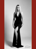 Nicole
  Tata
  30 years old