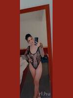 Evelinke
  Budapest (8. ker.)
  22 éves