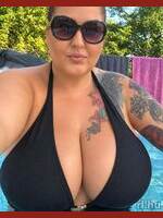 Mandymelon
  Solt
  35 years old